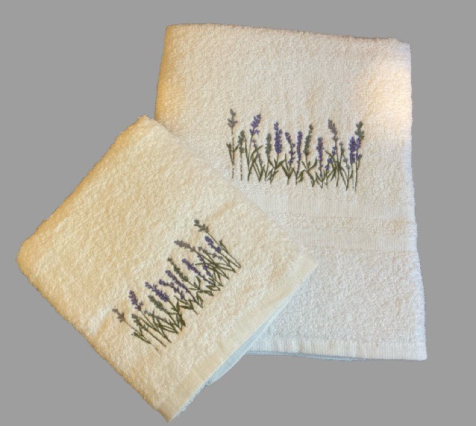 Lavender Bouquet Bath & Hand Towel – A Touch of Serenity