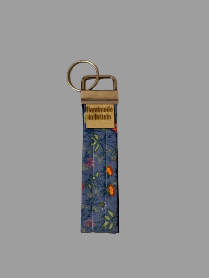 Hand-Sewn Floral Keyfob – A Touch of Nature’s Charm
